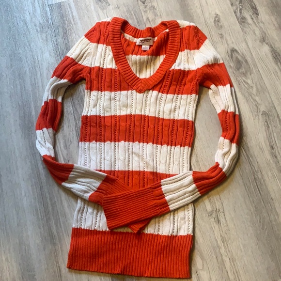 juniors cream sweater